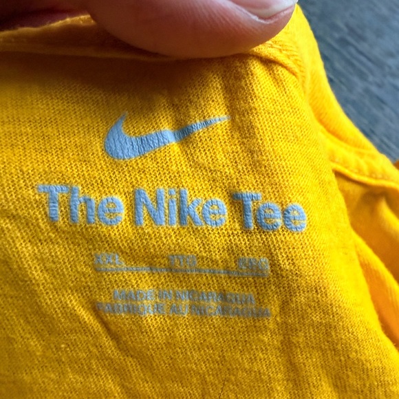 Nike The Nike Tee Long Sleeve in Yellow Size XXL - Picture 2 of 3
